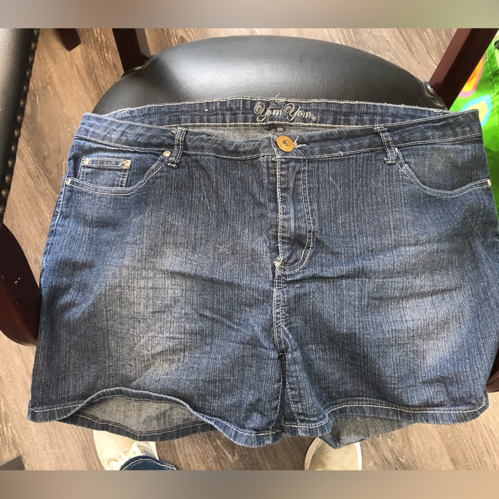 Yum Yum Jean Shorts, Size 20, Like Nee